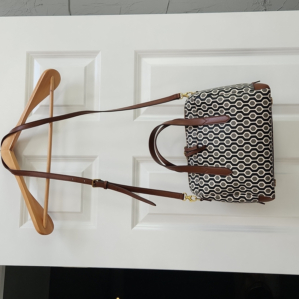 Fossil Black and White Geometric Pattern Purse